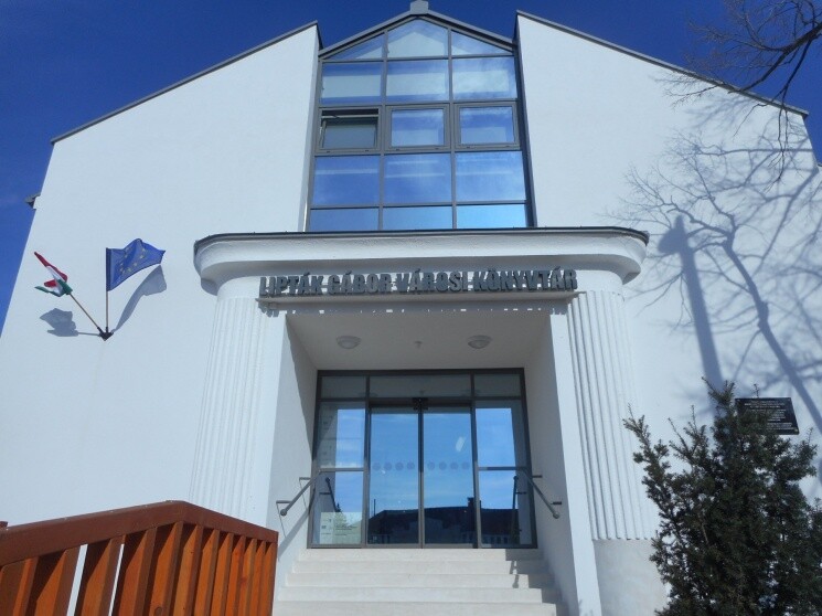 könyvtár