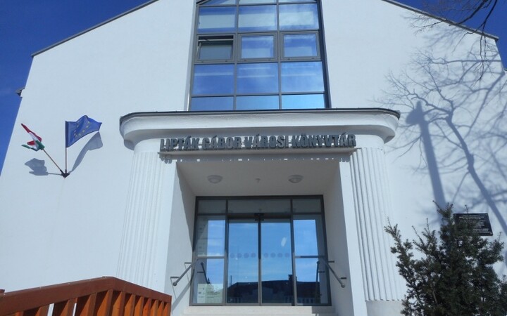 könyvtár
